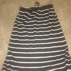 Medium long cute Black and white skirt